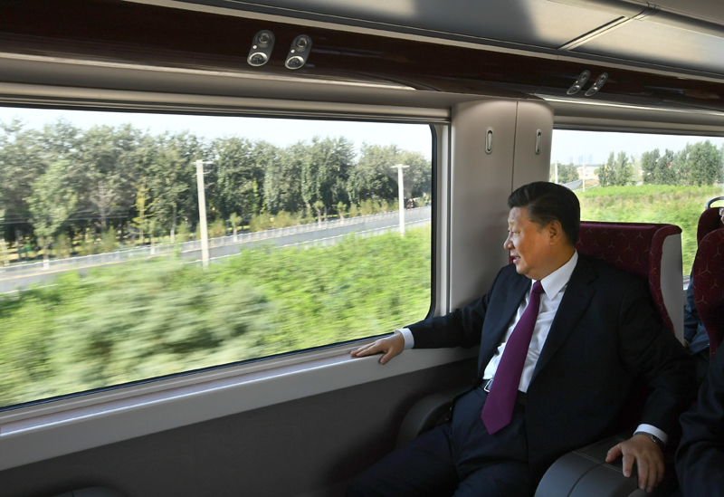 2019年9月25日，習(xí)近平總書記乘坐軌道列車前往北京大興國際機(jī)場。